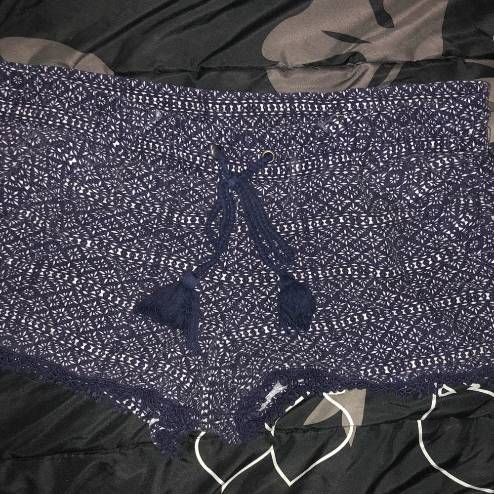 Navy/White Pattern Shorts BACK AND FRONT POCKETS